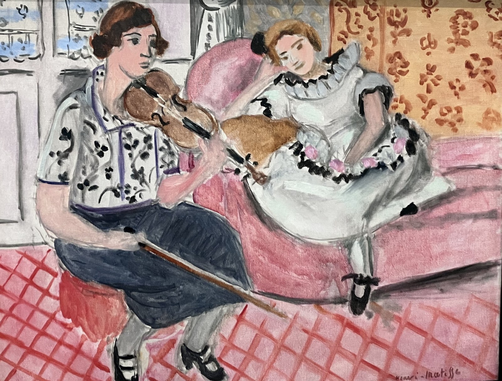 Violonist and young girl