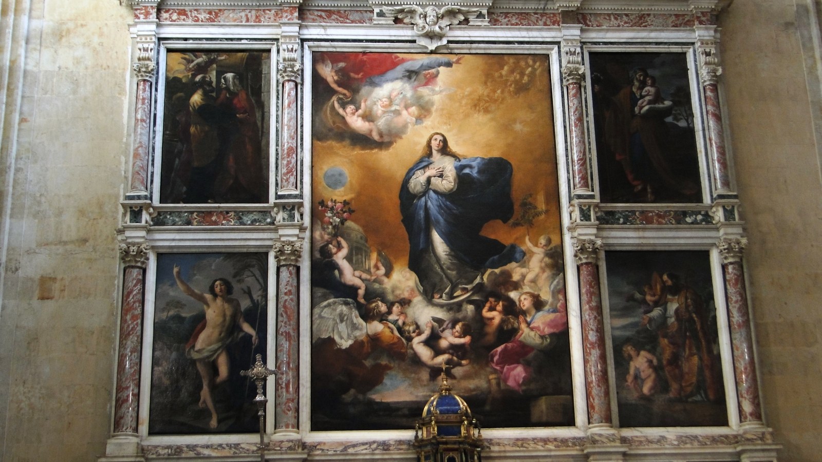 Main altarpiece of the church of La Purísima, Salamanca