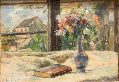 Blumenvase am Fenster